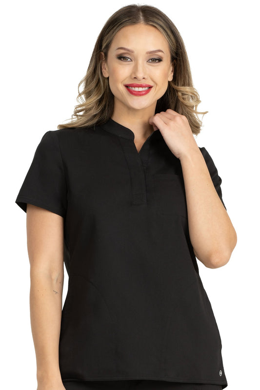 Zavate Studio Focus V Neck scrub top in black - Chelsea Tuck In style 1132 with tapered V-neckline, curved back yoke, dual patch pockets and pen slots for nurses and healthcare professionals.